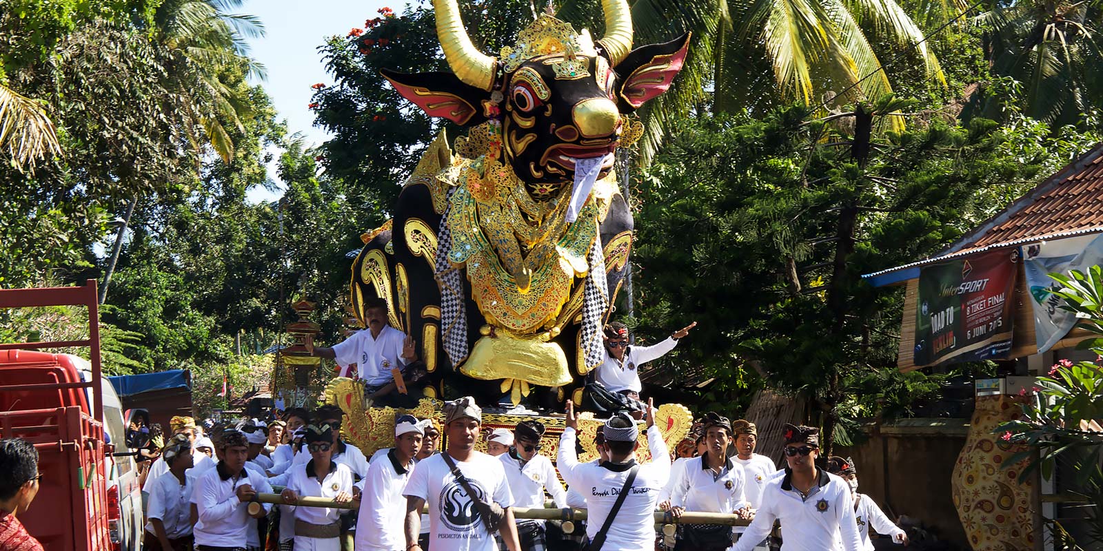 巴厘岛传统游行