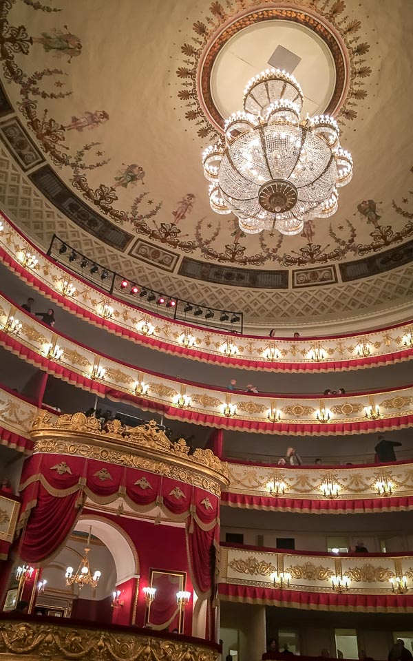 俄罗斯芭蕾舞团在亚历山大剧院演出《天鹅湖》