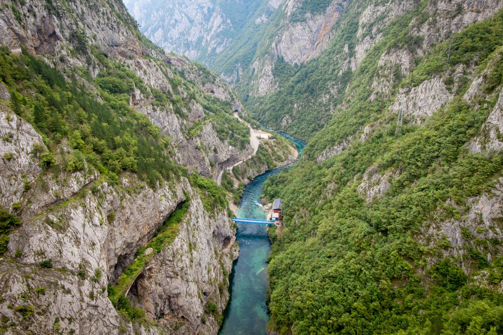 黑山峡谷