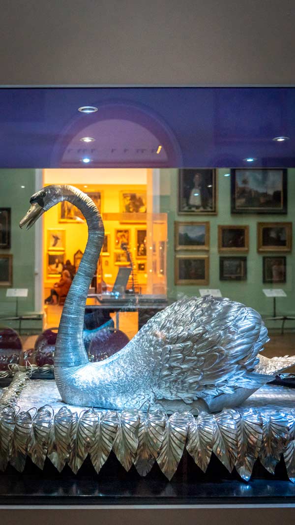 鲍斯博物馆的银天鹅