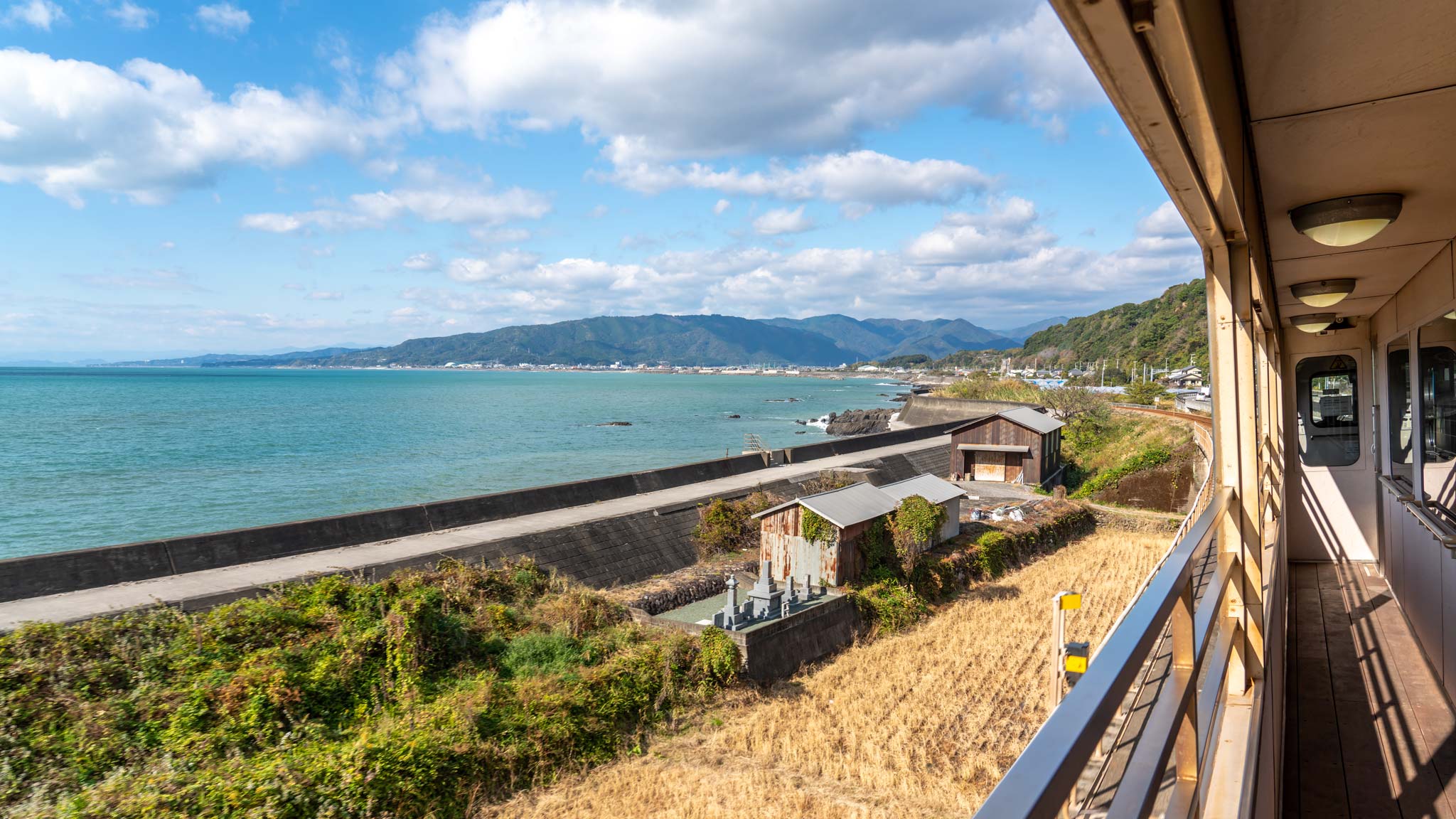 日本高知县,开放站火车,望大海