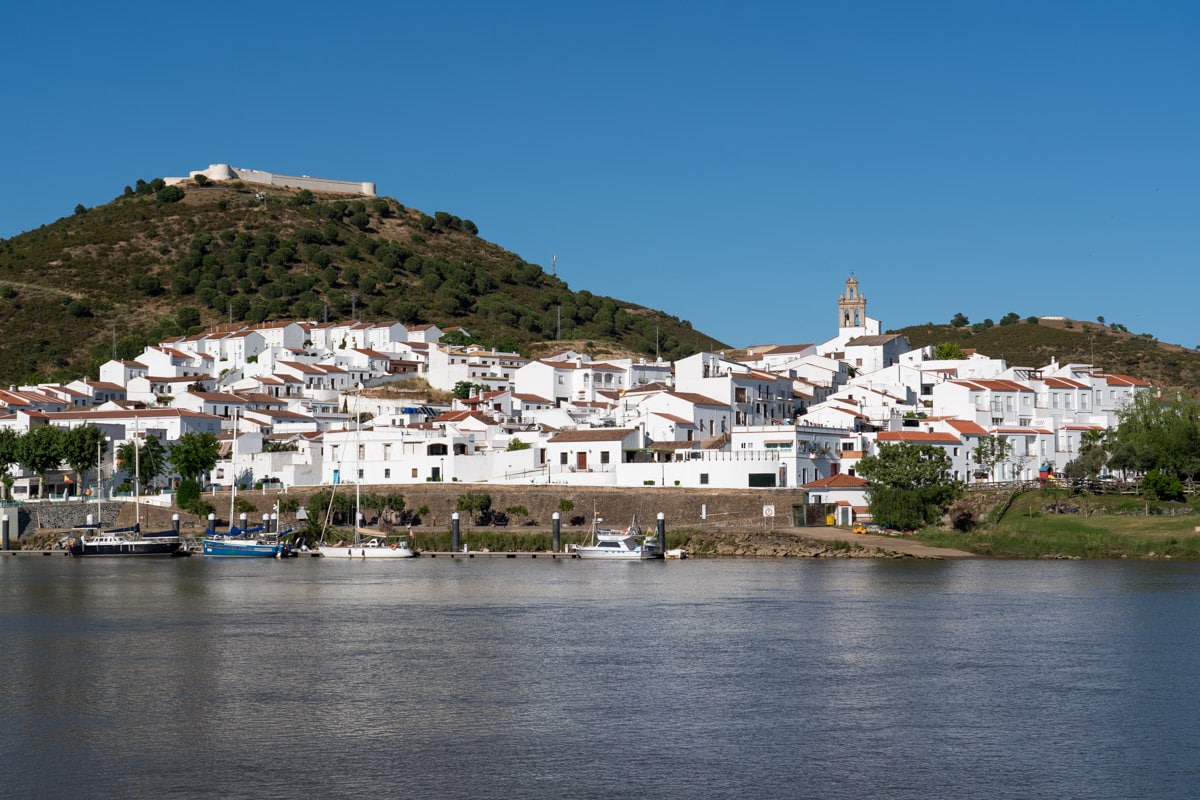 Sanlúcar de Guadiana，一个白色的村庄和西班牙景点